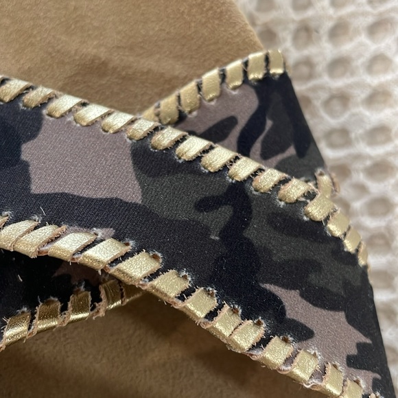 JACK ROGERS CAMO PLATFORM SLIDES - Picture 3 of 7